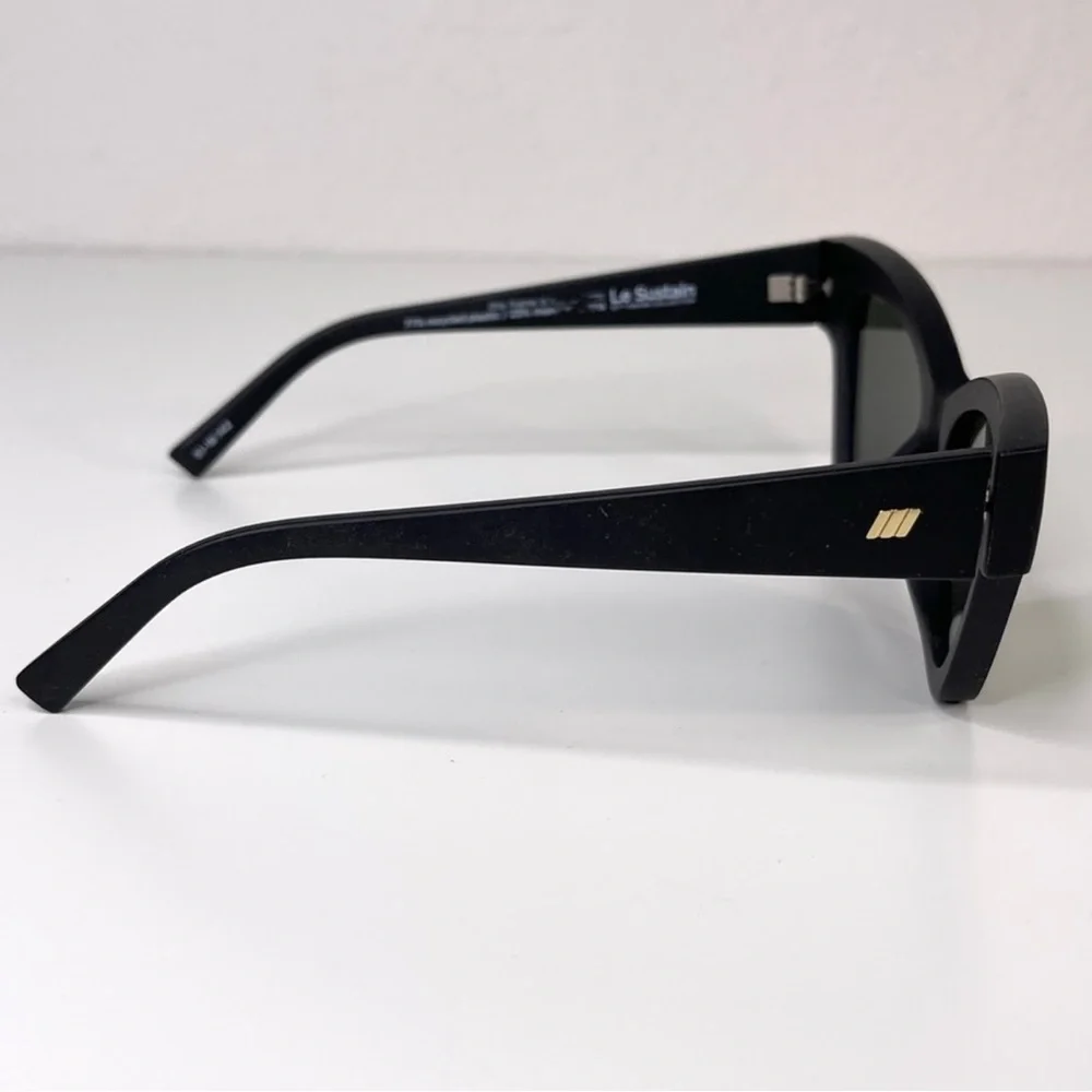 LE SPECS Hourgrass NEW Black Matte Cat Eye Sunglasses